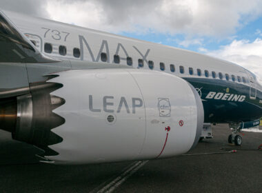 boeing_737_max_in_test_livery_at_farnborough_airshow_2016-1.jpg