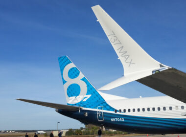 boeing_737_max_winglet_close-up_shot_at_north_charleston.jpg