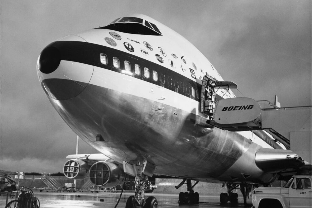 boeing_747_rollout-3.jpg