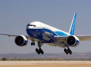 boeing_777lr_landing-1.jpg