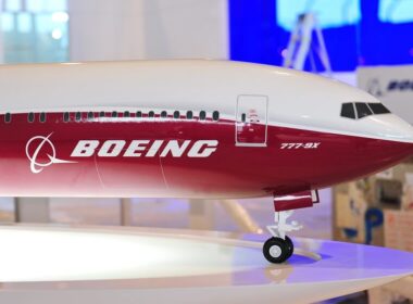 boeing_777x_model_on_display_at_singapore_air_show_in_2014.jpg