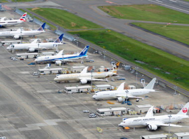 boeing_787_dreamliner_aircraft_awaiting_delivery.jpg