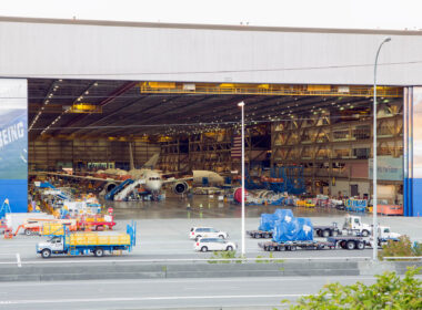 boeing_787_dreamliner_assembly_line.jpg