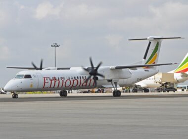 bombardier_dhc8-402_et-arl_ethiopian_airlines_1.jpg