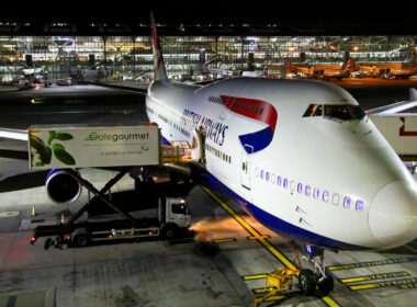 british_airways_boeing_747_at_heathrow_airport-1.jpg