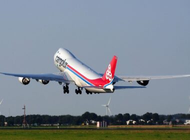 cargolux_airlines_international_boeing_747-8_taking_off.jpg