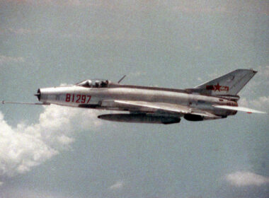 chinese_chengdu_j-7_refueling.jpg