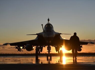 dassault_rafale_b_fighter_jet_with_a_pilot.jpg