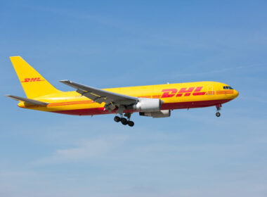 dhl_boeing_767_approaching_miami_international_airport_mia.jpg