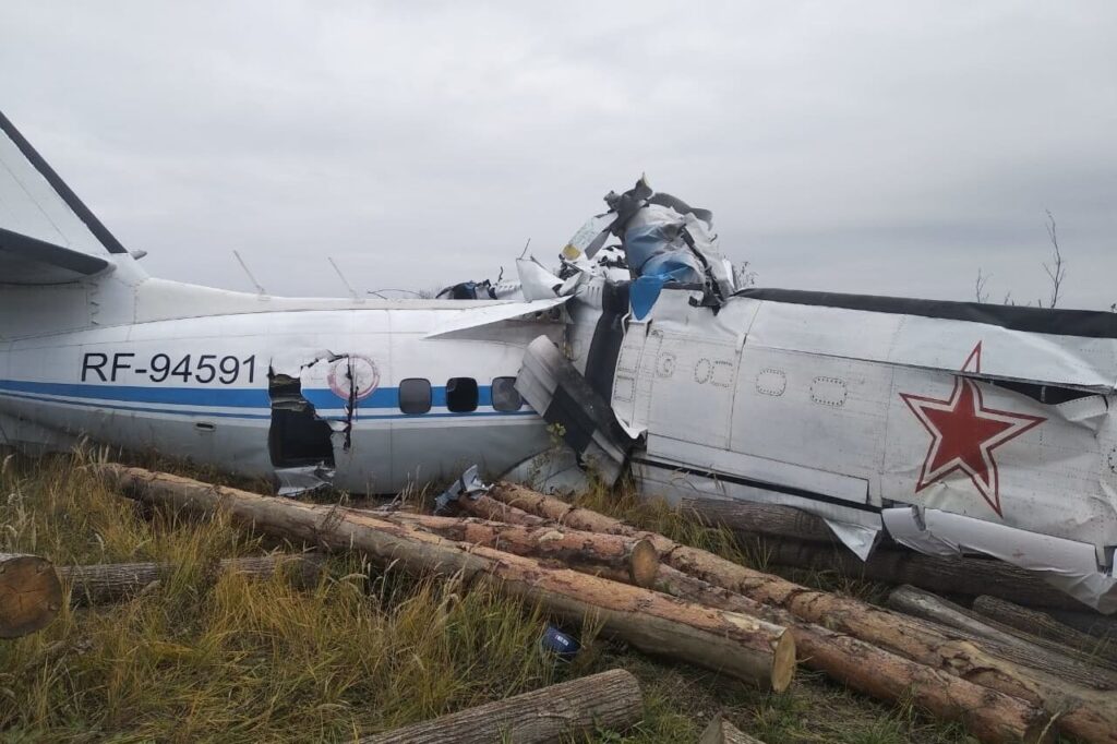 dosaaf_l-410_wreckage_menzelinsk_tatarstan_russia.jpg