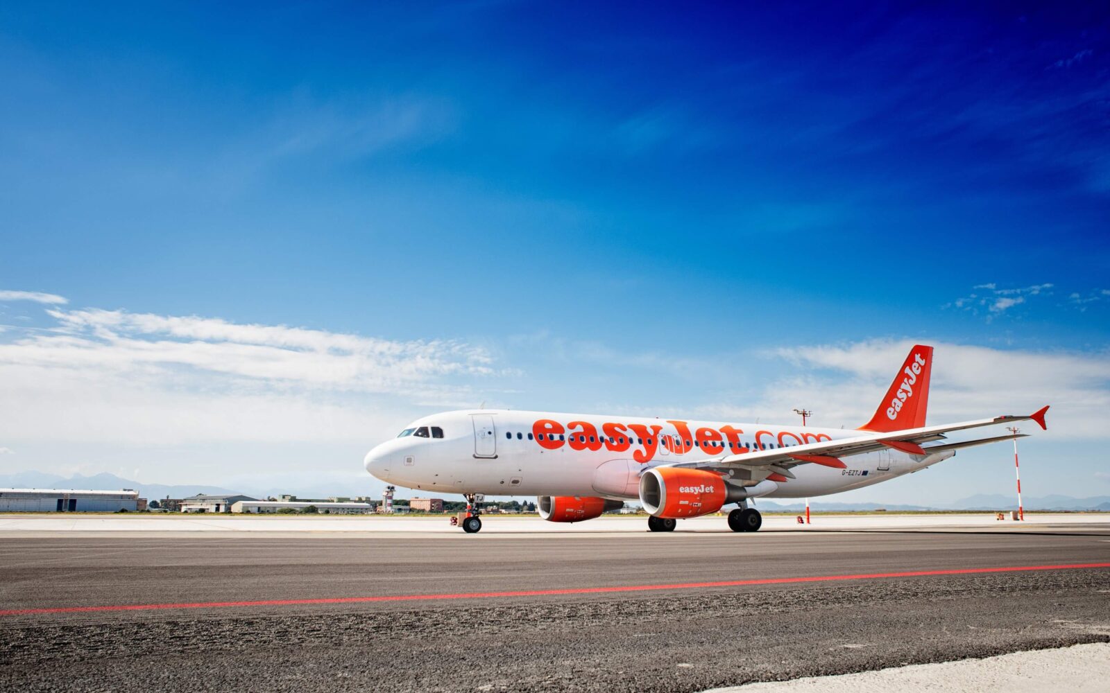 Easyjet Cabin Crew To Administer Vaccine Rollout In Uk - Aerotime