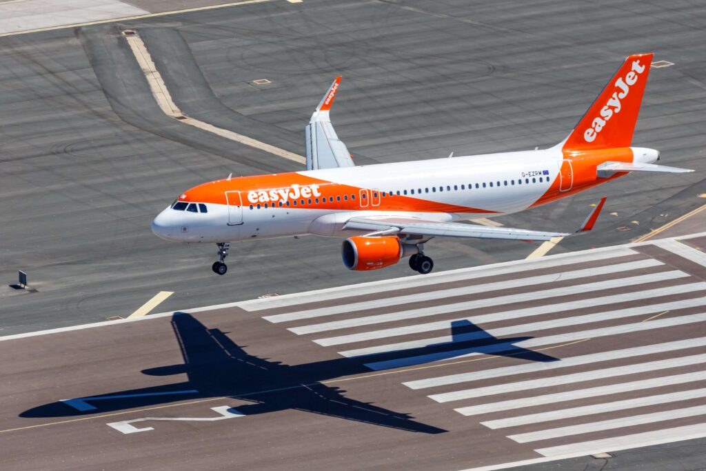 easyjet_airbus_a320_aircraft.jpg