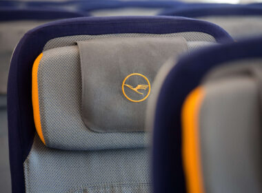 economy_class_seats_in_a_lufthansa_a380.jpg