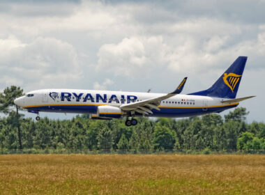 ei-dha_-_boeing_737_-_ryanair_41764201635.jpg