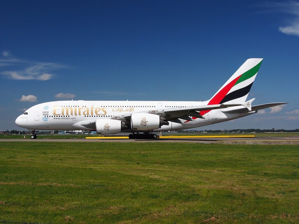 emirates-867771_1280.jpg