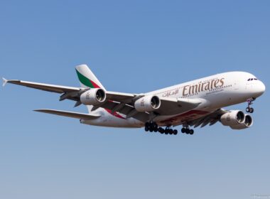 emirates_a380_landing_at_or_tambo_international_johannesburg_gauteng_south_africa.jpg