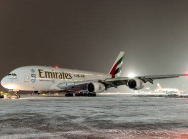 emirates_a380_landing_in_moscow.jpg