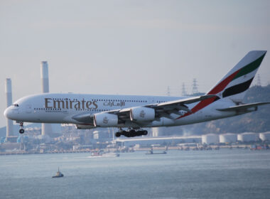 emirates_airbus_a380-800_landing_in_hong_kong_international_airport.jpg