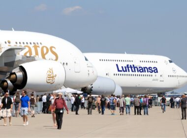 emirates_airbus_a380_and_lufthansa_boeing_747.jpg