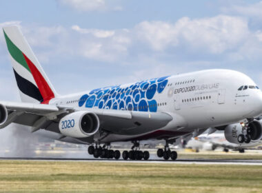 emirates_airbus_a380_landing_in_prague.jpg