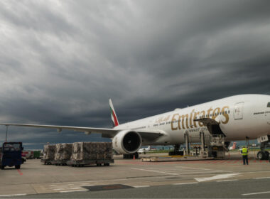 emirates_airline_boeing_777_in_warshaw.jpg