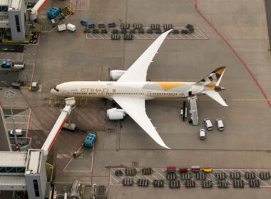 etihad-boeing-787-dreamliner.jpg