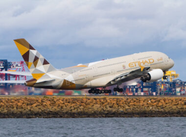 etihad_airways_airbus_a380_departing_sydney_airport_syd.jpg