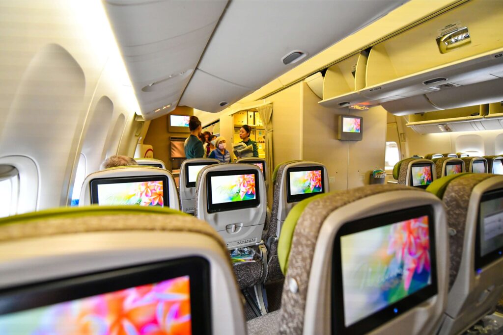 eva_air_boeing_777_cabin.jpg