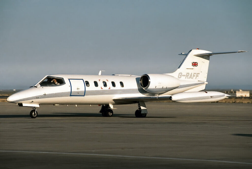 gates_learjet_35a_an1084176.jpg