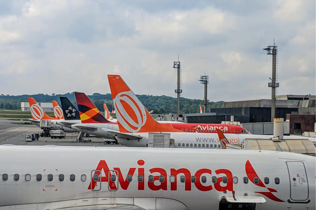 gol_and_avianca_aircraft_at_sao_paulo_airport.jpg