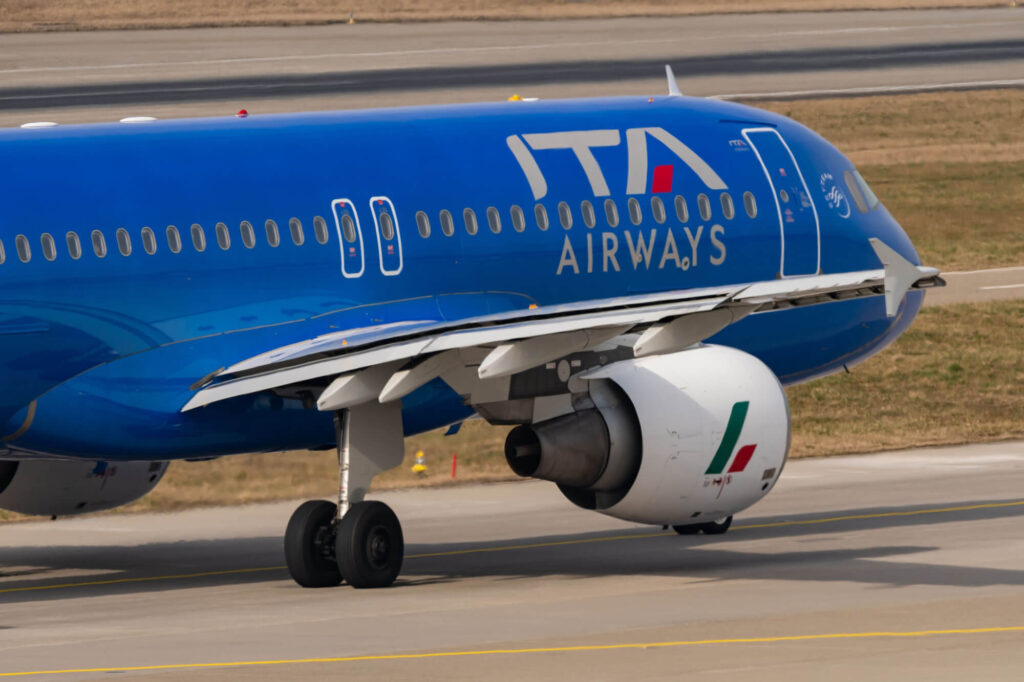 ita_airways_a320_taxiing.jpg