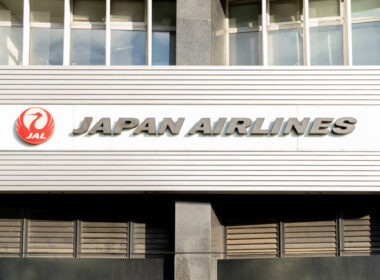 japan_airlines_building_sign.jpg