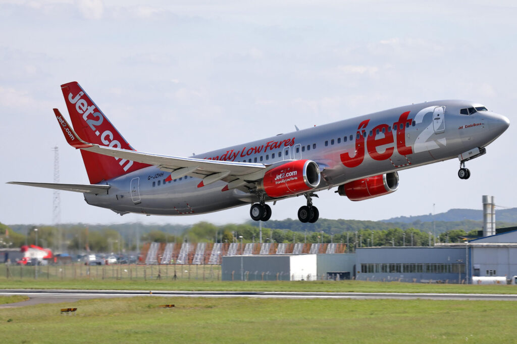 jet2_b737_at_east_midlands.jpg