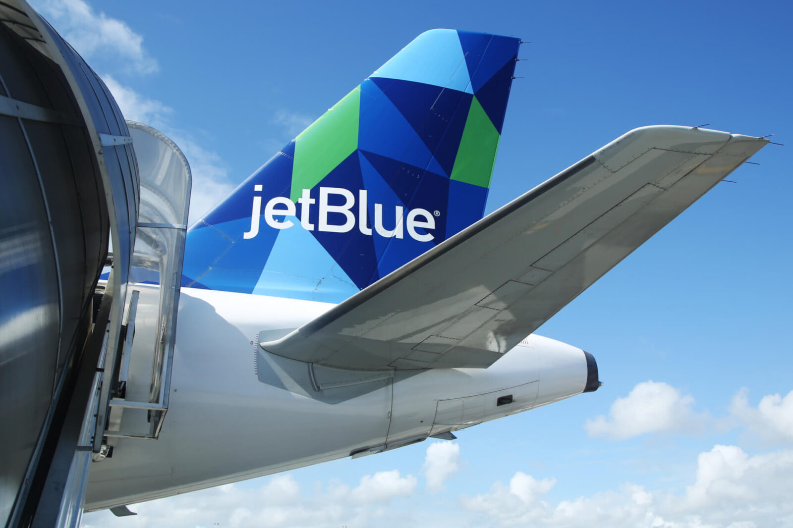 jetblue_airbus_a321_aircraft_tail-1.jpg - AeroTime