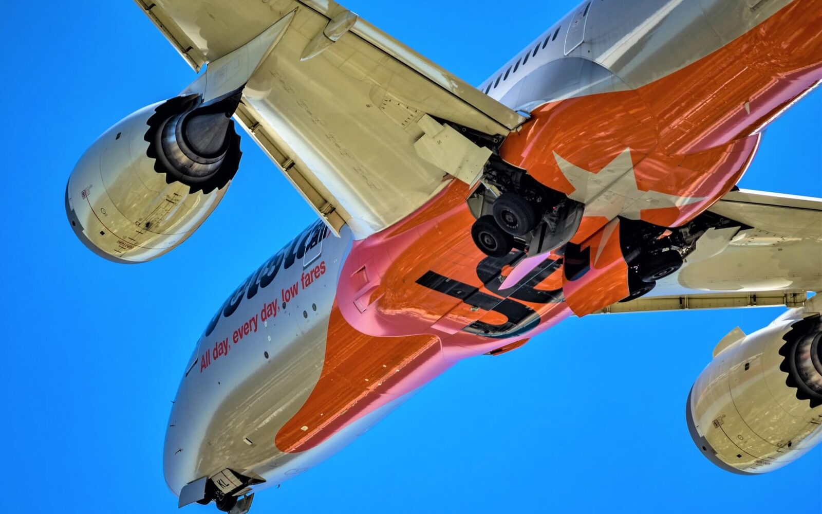 Jetstar grounds several Boeing 787 Dreamliners due to technical faults ...