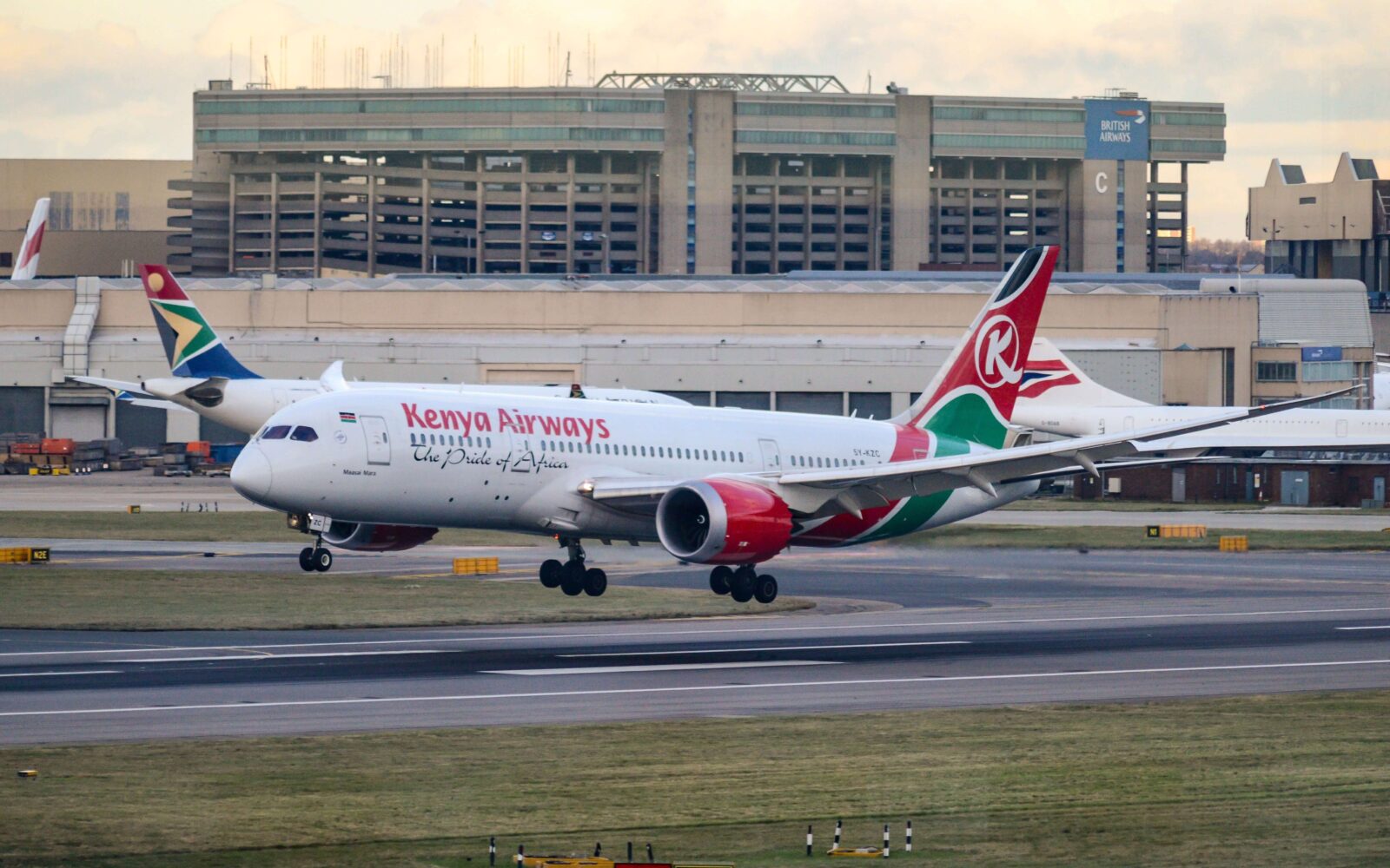Kenya Airways 5y Kzc Boeing 787 8 Dreamliner London Heathrow Airport 1 1 1600x1000 