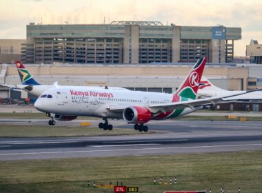 kenya_airways_5y-kzc_boeing_787-8_dreamliner_london_heathrow_airport_1-1.jpg