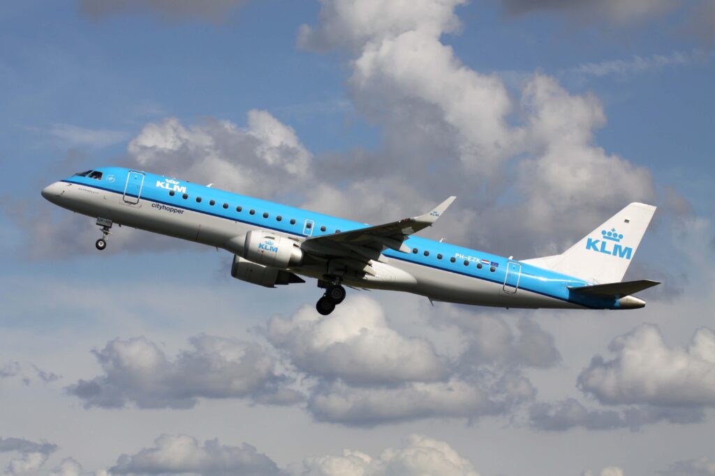 klm_cityhopper_e190.jpg