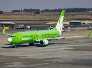 kulula_airlines_o.r._tambo_international_airport_johannesburg.jpg