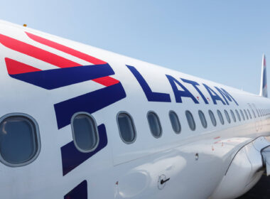 https://www.aerotime.aero/images/latam_airbus_a320_aircraft_at_cartagena_airport_in_colombia-380x280.jpg