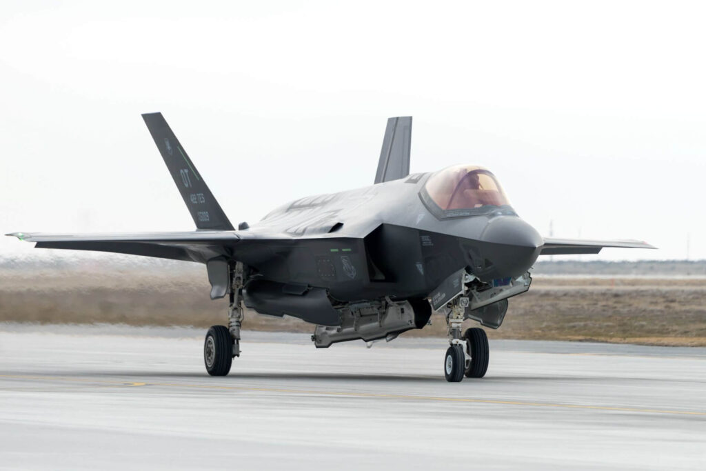 lockheed_martin_f-35_lightning_ii_on_runway-2.jpg