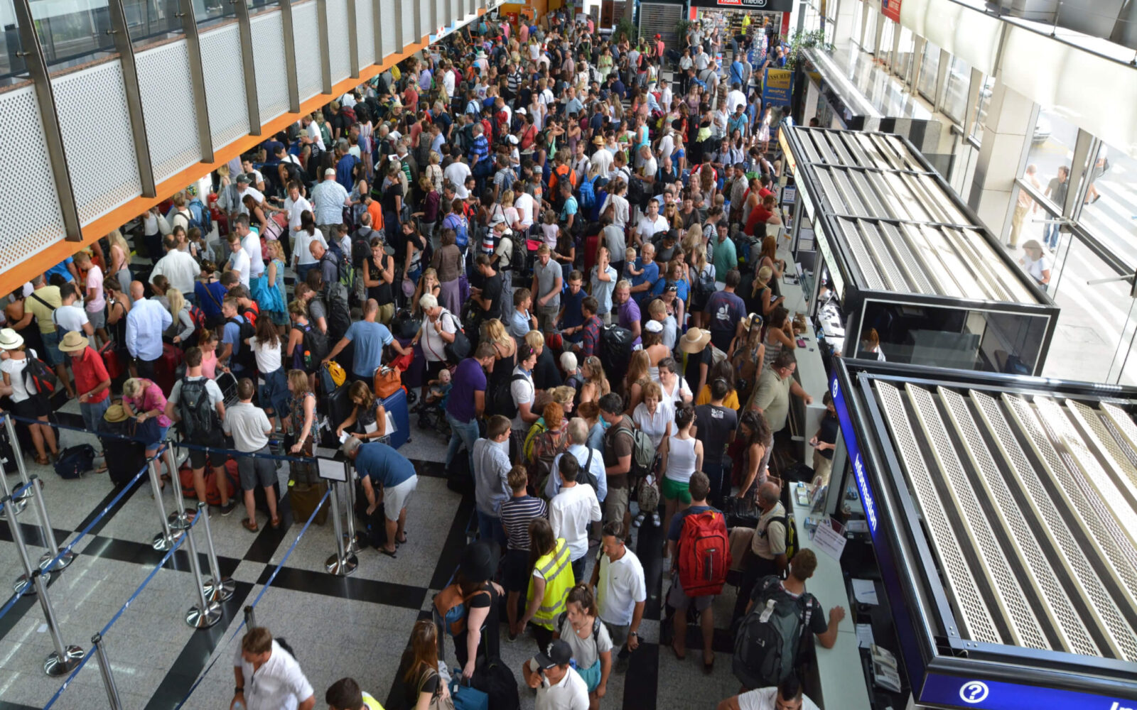 Memorial day weekend in the US met by over 1000 flight cancellations ...