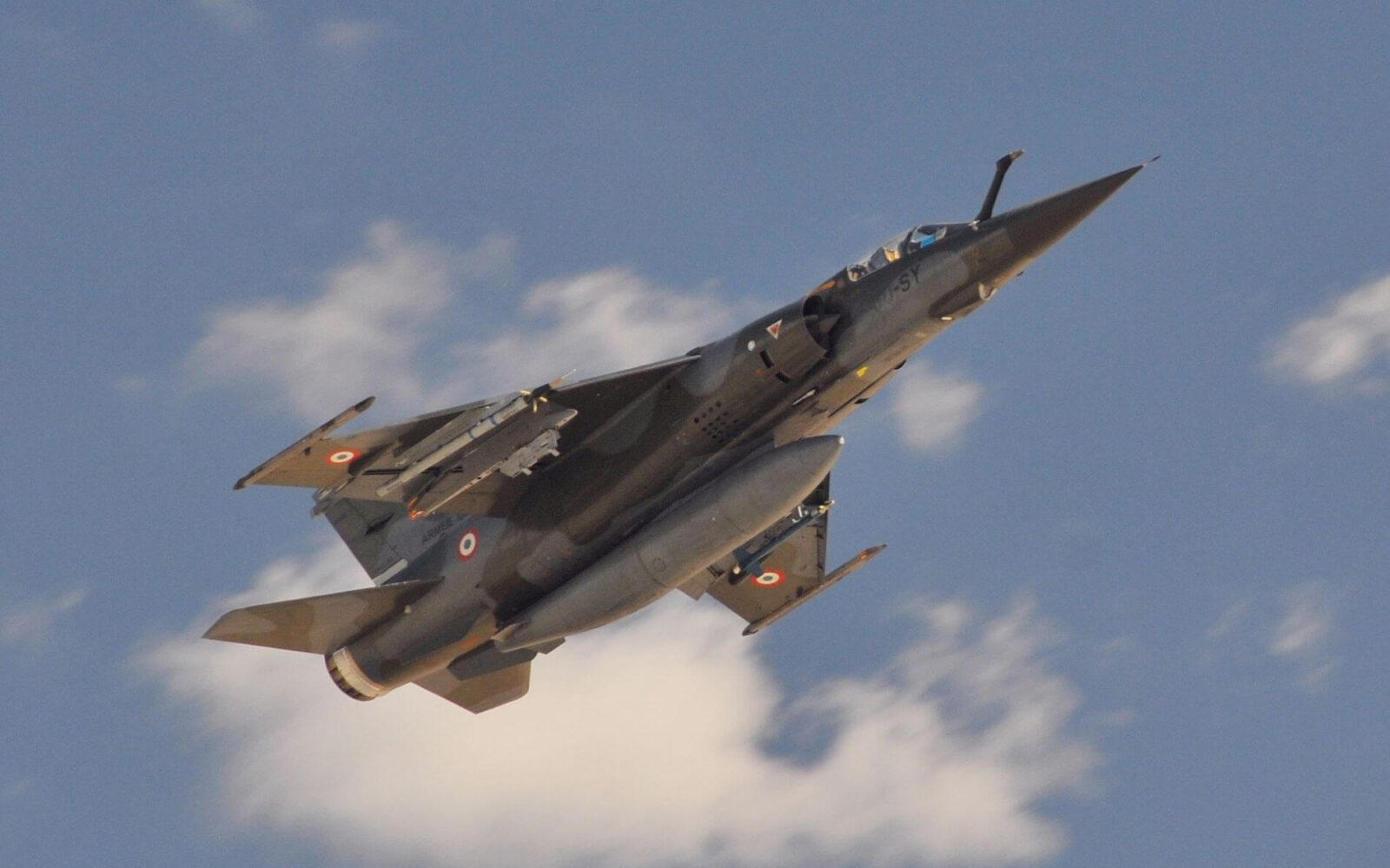 Private Mirage F1 crashes in Arizona, pilot ejects safely - AeroTime