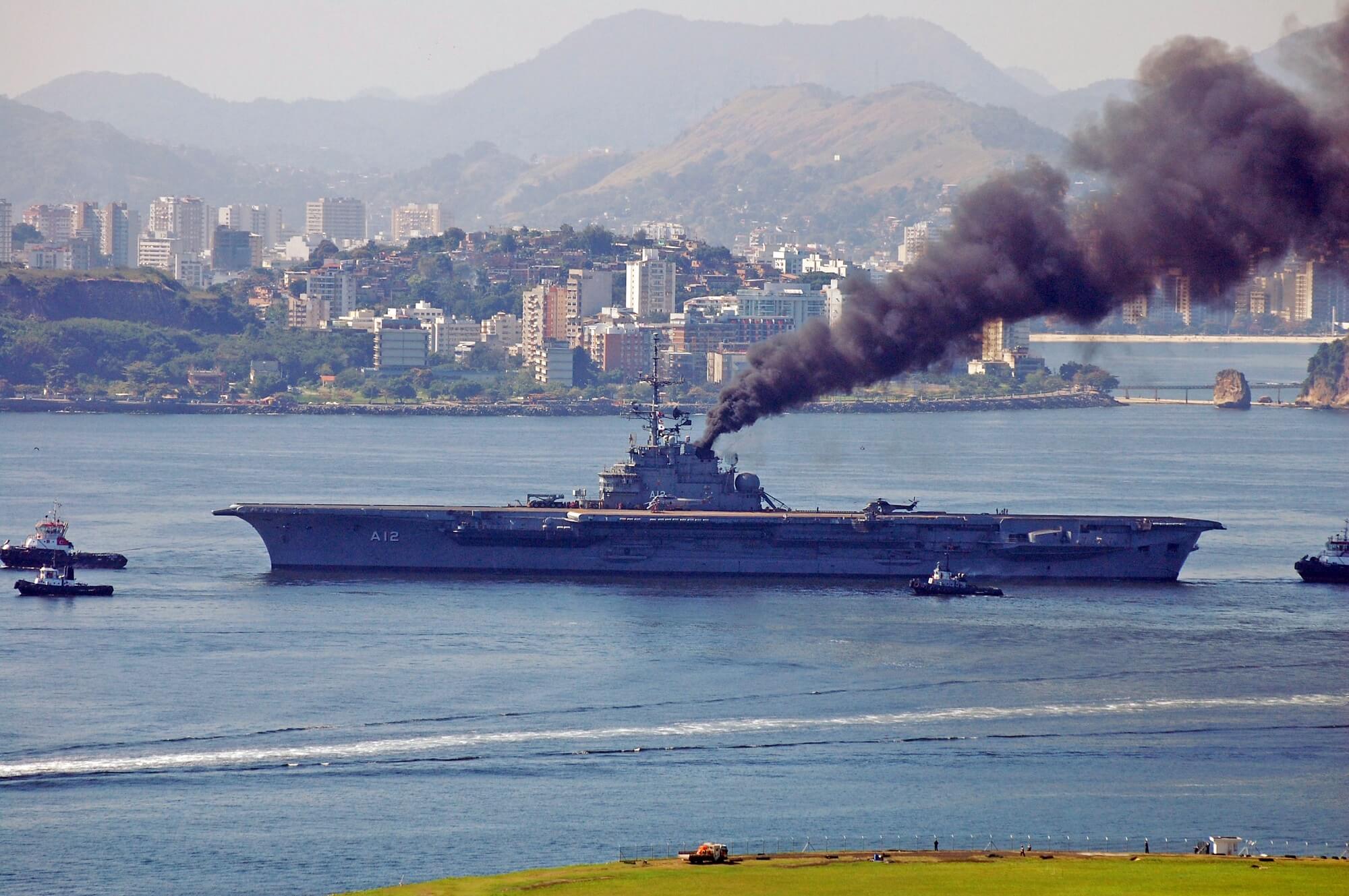 Brazil sinks rusting old aircraft carrier in the Atlantic – Euractiv
