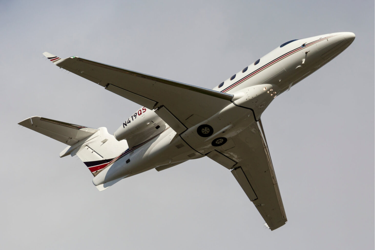 netjets-embraer-phenom-300-jpg-aerotime