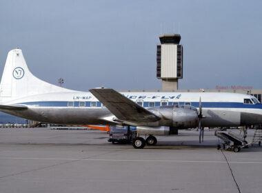 nor_fly_convair_440-75_metropolitan.jpg