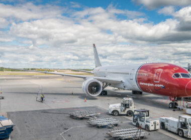 norwegian_air_shuttle_boeing_787_parked_at_oslo_airport_osl-1.jpg