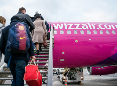 passengers_boarding_a_wizz_air_airbus_a320_at_vilnius_airport_vno.jpg