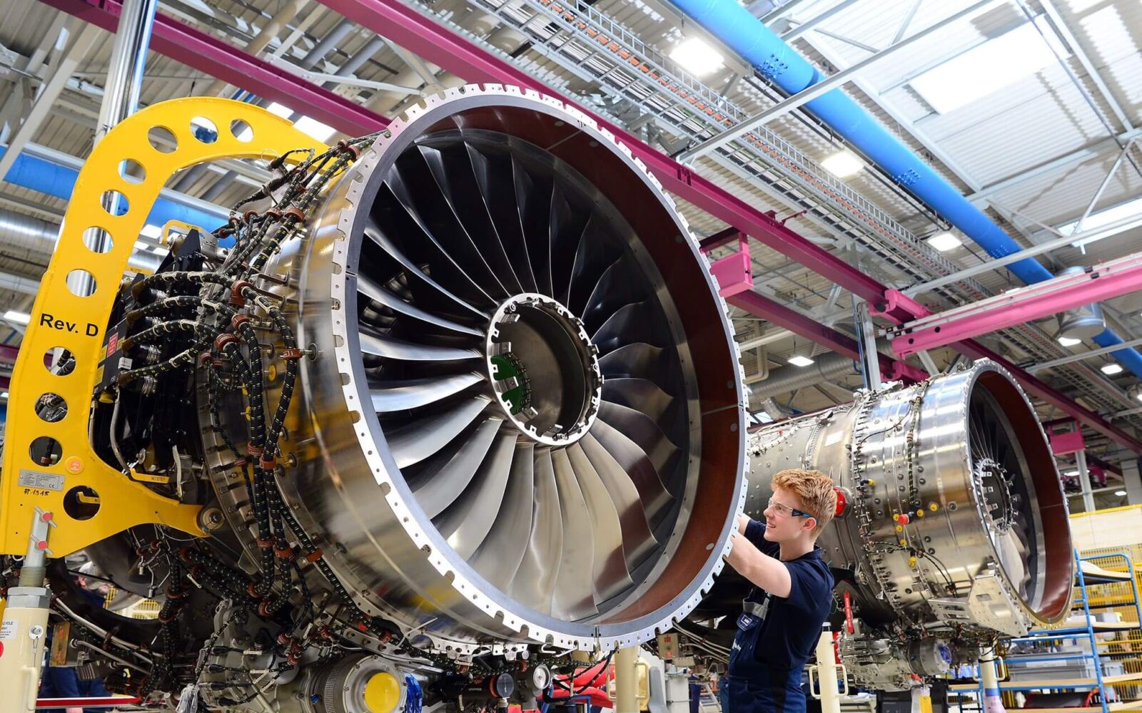 EASA certifies Rolls-Royce’s new Pearl 700 engine set to power ...