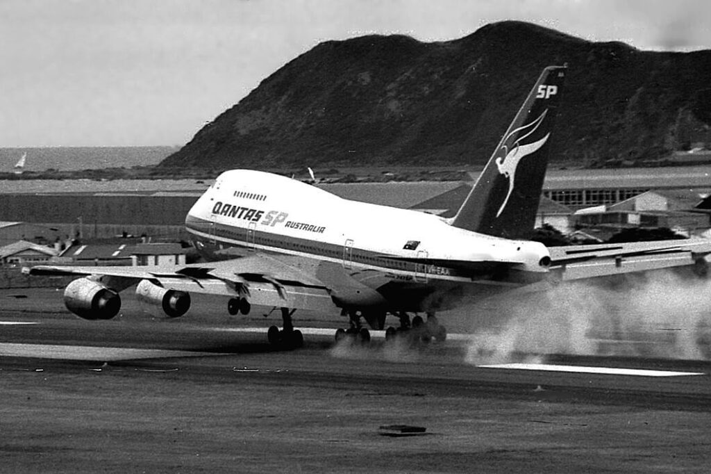 qantas_boeing_747.jpg